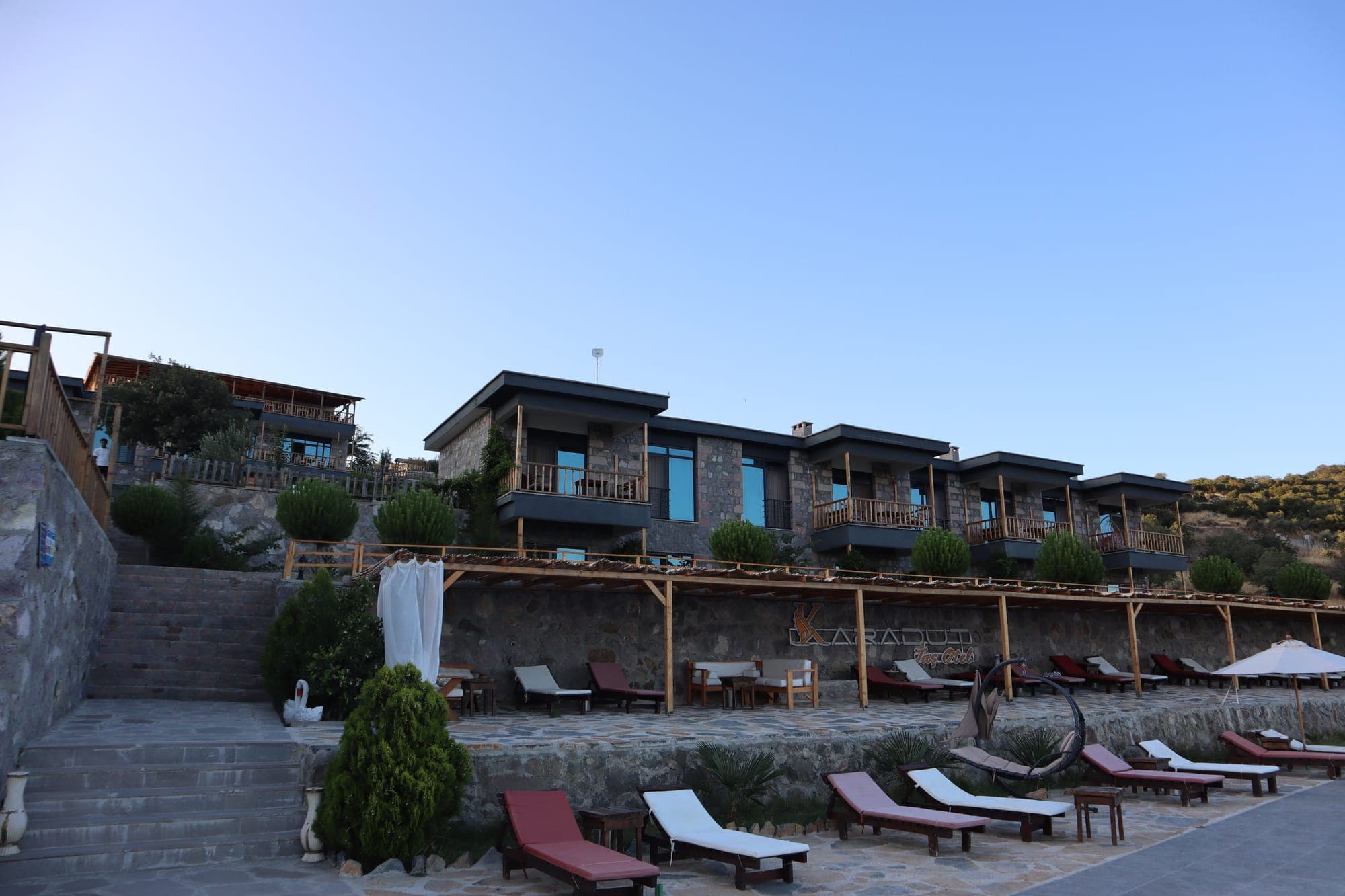 Otel ve çevre